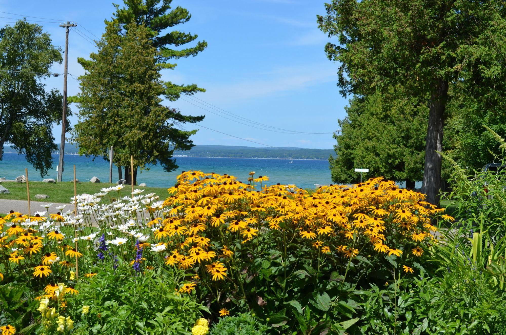 Stafford'S Bay View Inn Petoskey Exterior photo